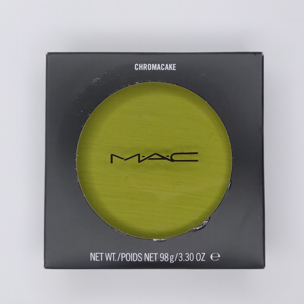 MAC Cosmetics CHROMACAKE True Chartreuse NIB